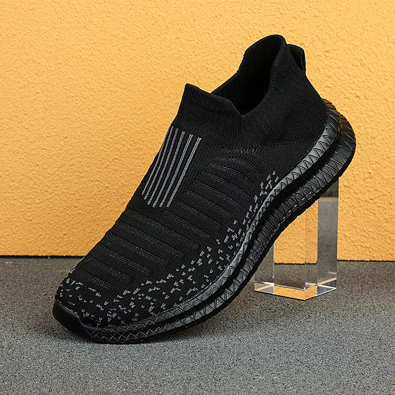 Breathable Men Casual Shoes Lightweight Outdoor Male Walking Shoes Anti-Slip Men'S Sneakers Slip on Flats Vulcanized Shoes 2023