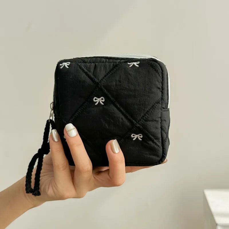 2026 New Quilted Love Cosmetic Bag, Travel Portable Toiletry Bag, Lipstick Bag, Multi-Functional Sanitary Napkin Storage Bag