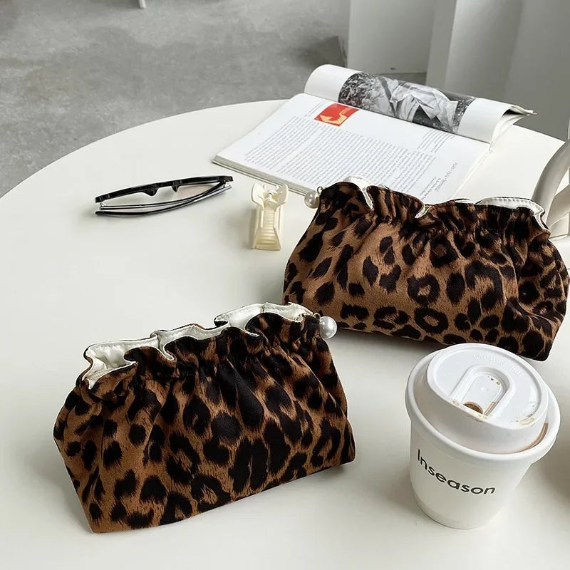 Fashion Women Pearl Zipper Makeup Bag Large Capacity Toiletry Travel Organizer Pouch Ladies Leopard Printed Make up Bags Gift