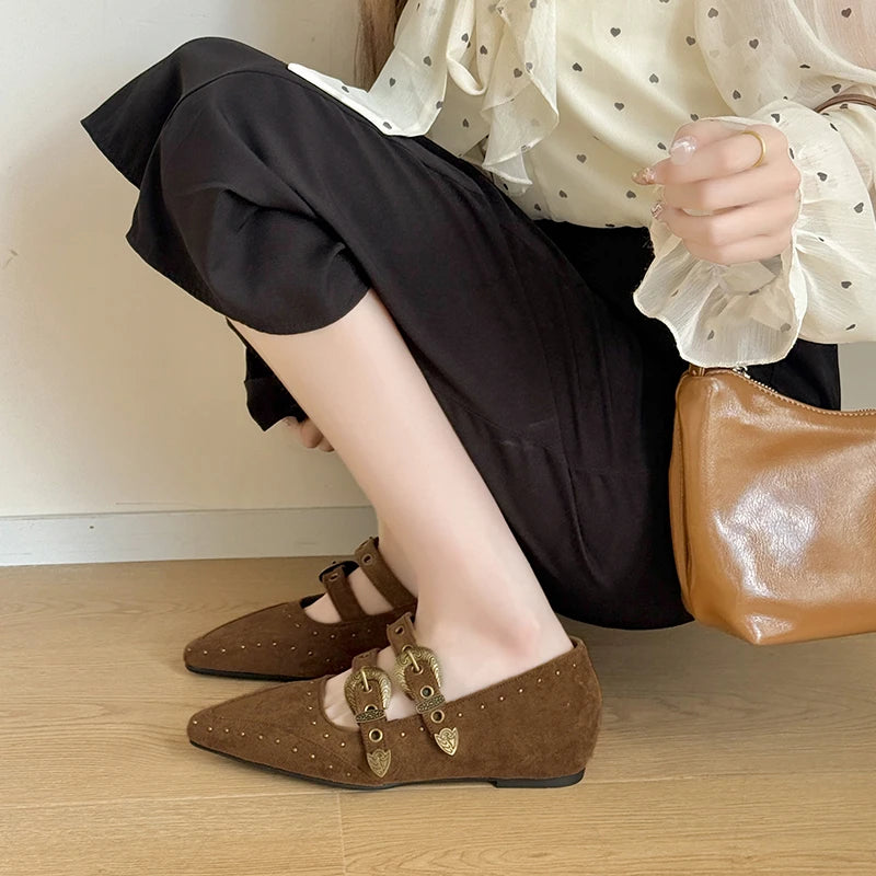 Retro Women'S Mary Jane Shoes Exquisite Rivet Pointed Tip Casual Shoes for Woman Fashion Flat Shoe Designer Shoes Zapatos Mujer