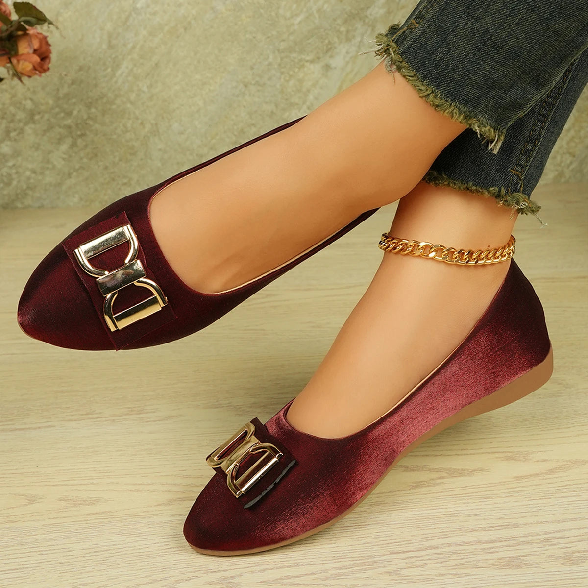 Women'S Velvet Pointed Toe Flat Shoes Metallic Buckle Slip on Loafers Comfortable Work Office Shoes Elegant Dress Flats
