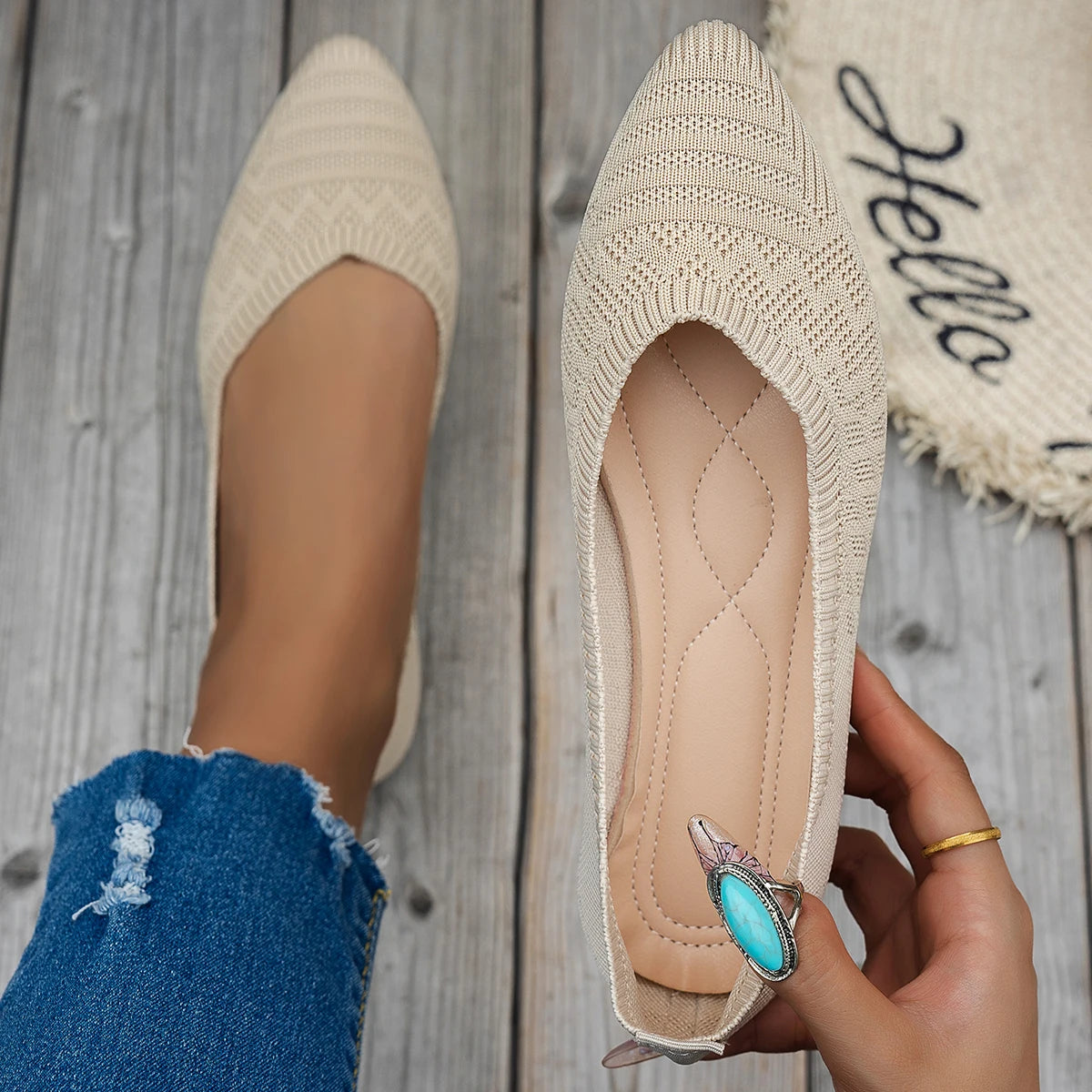 A Pair of Breathable Knitted Flat Shoes, Pointed-Toe Single Shoes with Elegance That Won'T Tire Your Feet for Shopping and Outin