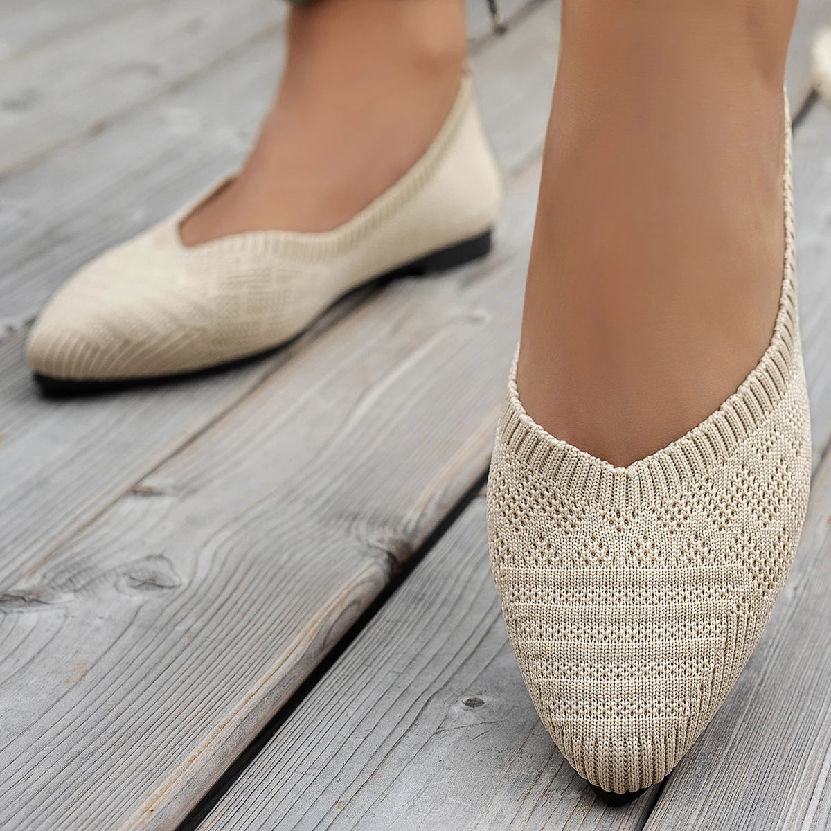 A Pair of Breathable Knitted Flat Shoes, Pointed-Toe Single Shoes with Elegance That Won'T Tire Your Feet for Shopping and Outin
