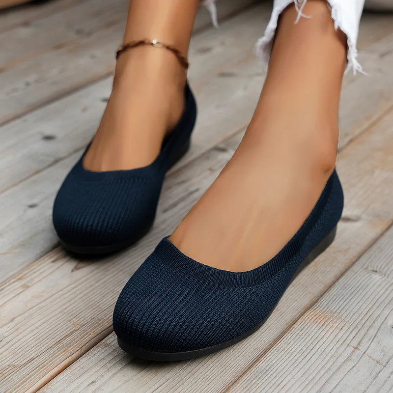 Spring Women'S Flat Shoes New Knitting Sock Sneakers Breathable Slip on Female Rpound Toe Loafers 36-43 plus Size Light Shoes