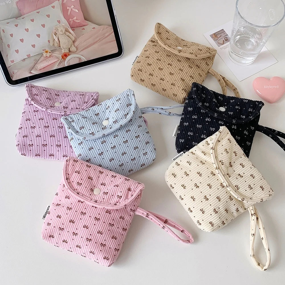 High-Value Appearance Fashion Floral Pattern Large-Capacity Handheld Makeup Bag with Red Pocket Convenient Storage Snap Button S