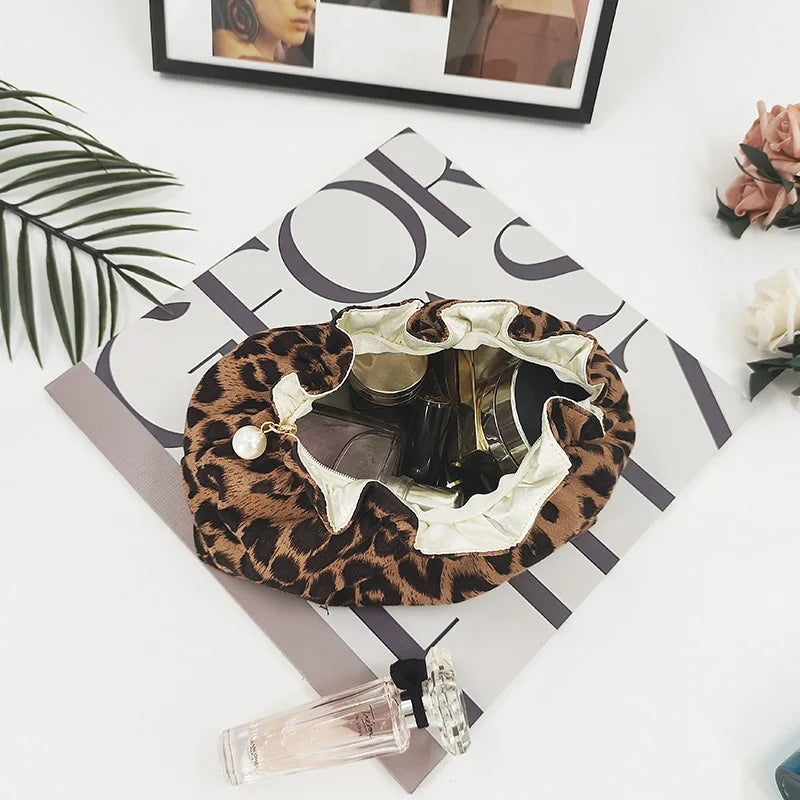 Fashion Women Pearl Zipper Makeup Bag Large Capacity Toiletry Travel Organizer Pouch Ladies Leopard Printed Make up Bags Gift