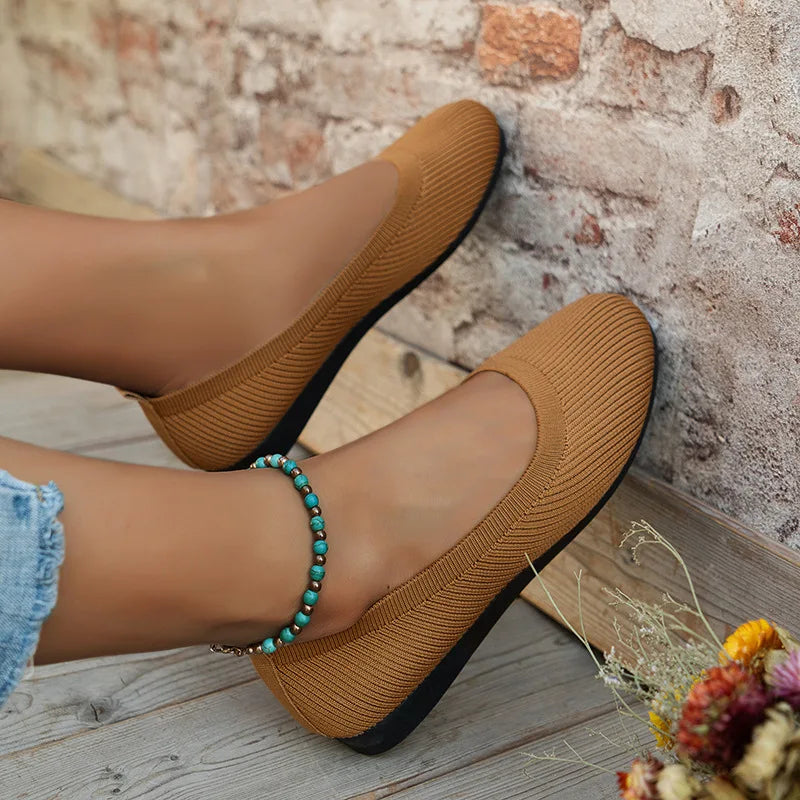 Spring Women'S Flat Shoes New Knitting Sock Sneakers Breathable Slip on Female Rpound Toe Loafers 36-43 plus Size Light Shoes