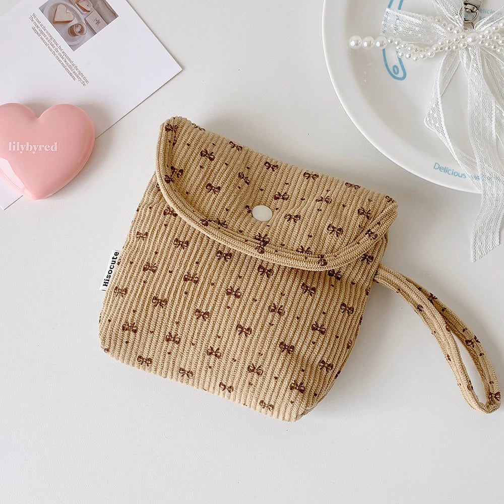 High-Value Appearance Fashion Floral Pattern Large-Capacity Handheld Makeup Bag with Red Pocket Convenient Storage Snap Button S
