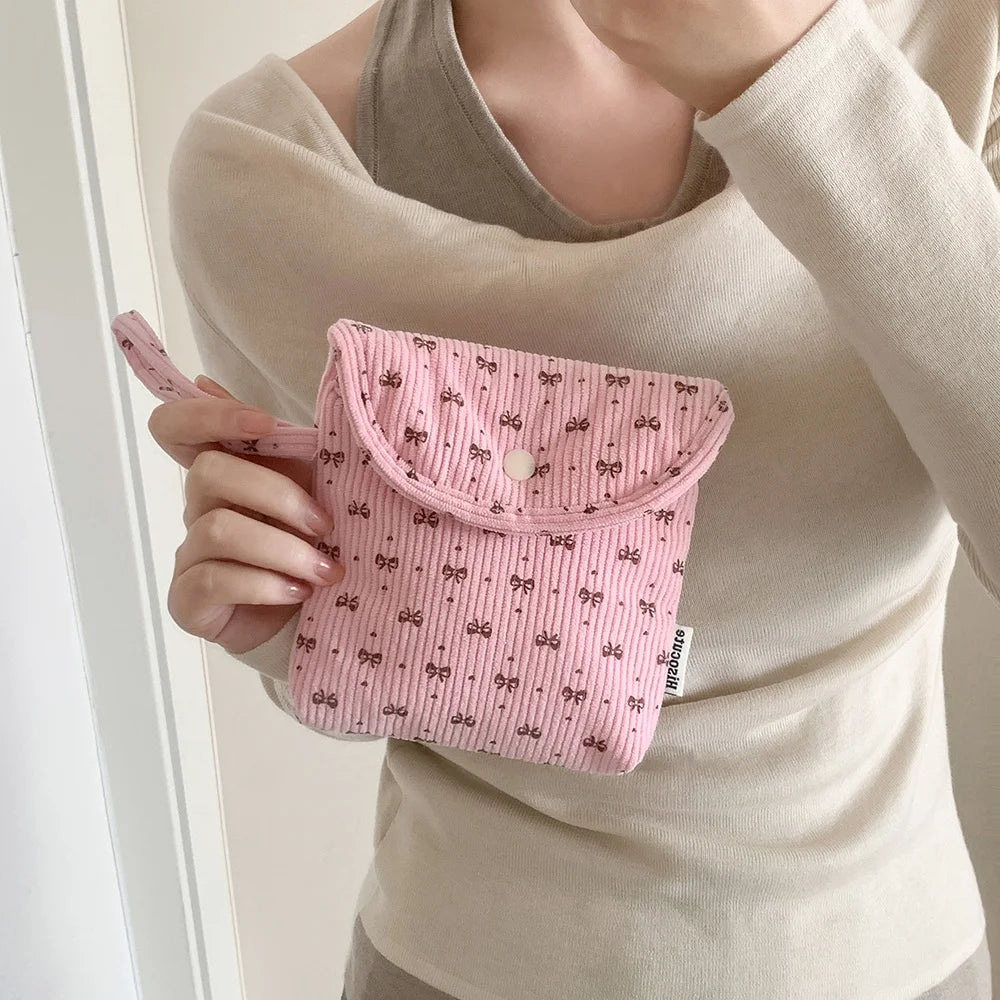 High-Value Appearance Fashion Floral Pattern Large-Capacity Handheld Makeup Bag with Red Pocket Convenient Storage Snap Button S