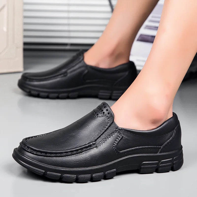 Fashion Leather Men'S Casual Shoes Non-Slip EVA Chef Shoes Men Waterproof Loafers Comfort Soft Soled Men Driving Shoes plus Size
