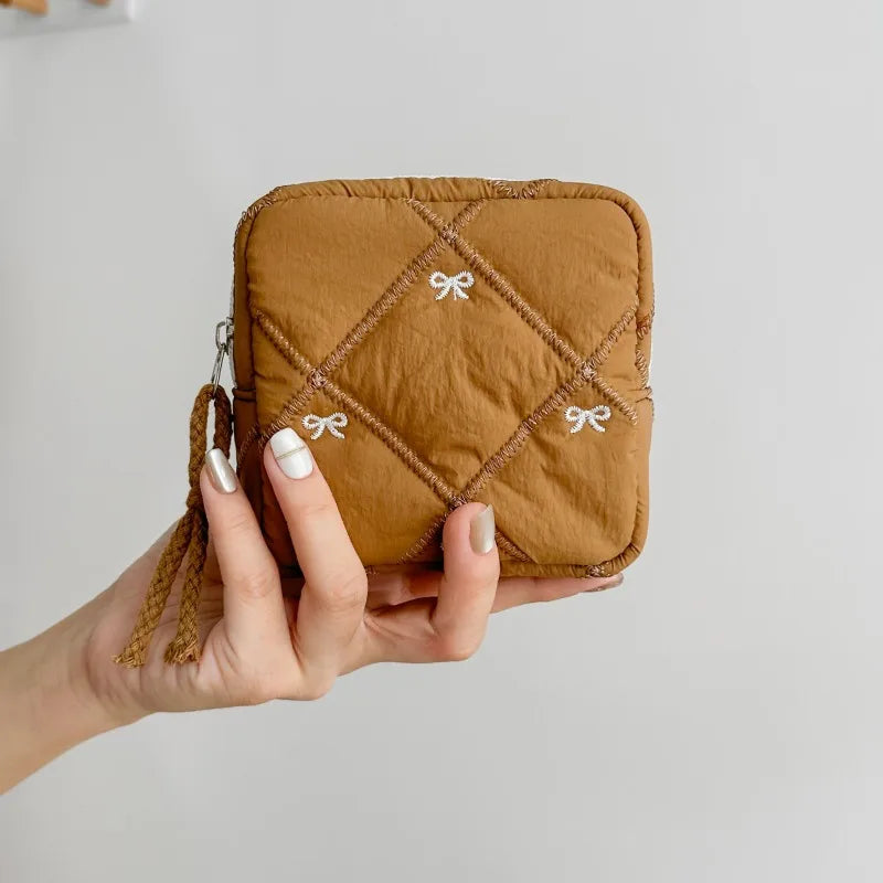 2026 New Quilted Love Cosmetic Bag, Travel Portable Toiletry Bag, Lipstick Bag, Multi-Functional Sanitary Napkin Storage Bag