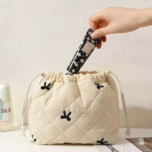 Quilted Makeup Bag Floral Cosmetic Bag Cute Travel Toiletry Bag Soft Aesthetic Drawstring Pouch Padded for Women Girl ÐšÐ¾ÑÐ¼ÐµÑ‚Ð¸Ñ‡ÐºÐ°