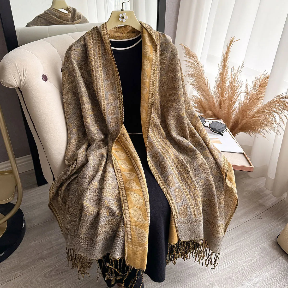 2025 Luxury Brand Designer Women Scarf Bohemian Style Shawl Jacquard Paisley Pattern Lady Muslim Hijab Pashmina Sun Proection