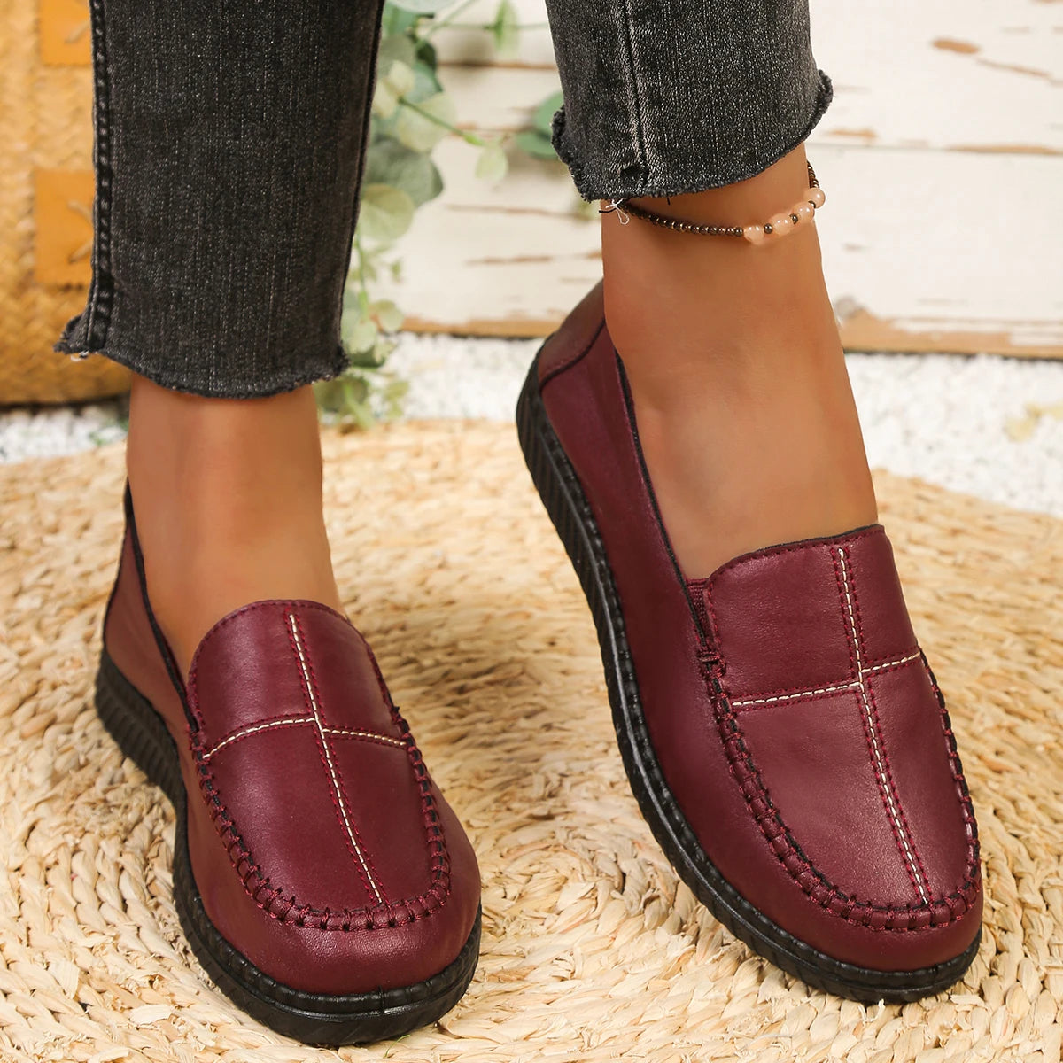 Lady'S Outfit, Retro Business Attire, Low-Top Flat Shoes, Soft Leather, Comfortable and Versatile for Daily Wear.