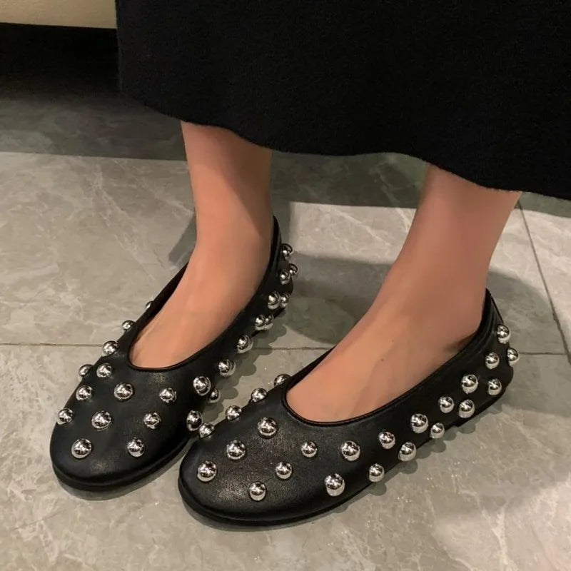Women Casual Shoes New Rivet round Head Flat Casual Sneakers Women Luxury Ballet Silver Ball Metal Hollow Mary Jane Shoes Women