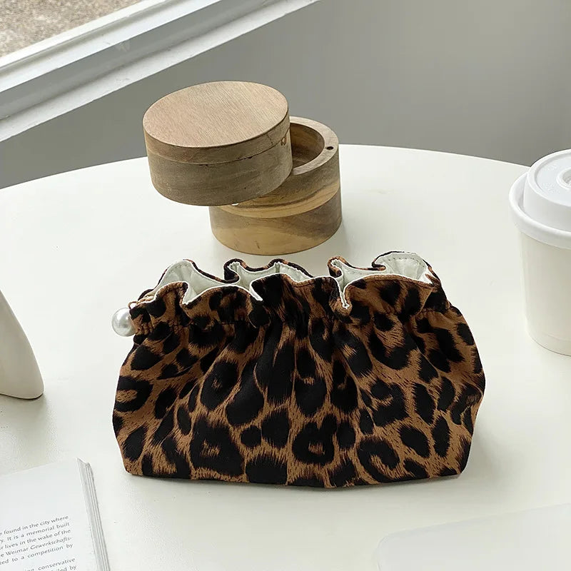 Fashion Women Pearl Zipper Makeup Bag Large Capacity Toiletry Travel Organizer Pouch Ladies Leopard Printed Make up Bags Gift