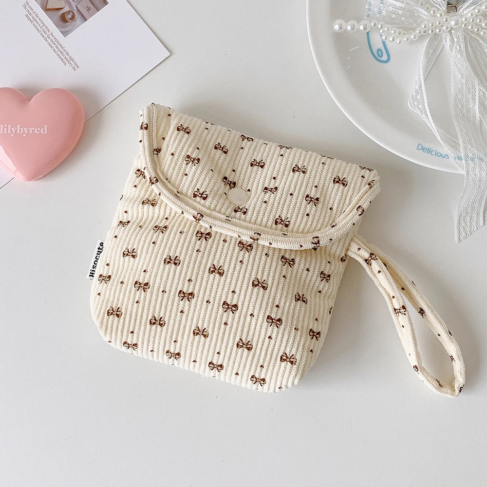 High-Value Appearance Fashion Floral Pattern Large-Capacity Handheld Makeup Bag with Red Pocket Convenient Storage Snap Button S