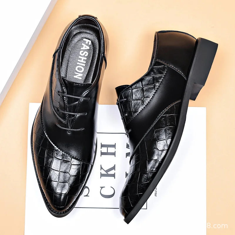 Designer Men'S Dress Shoes Luxury Retro Oxford Shoes for Men Pointed Toe Lace-Up Business Flats Brogue Wedding Party Shoes Male