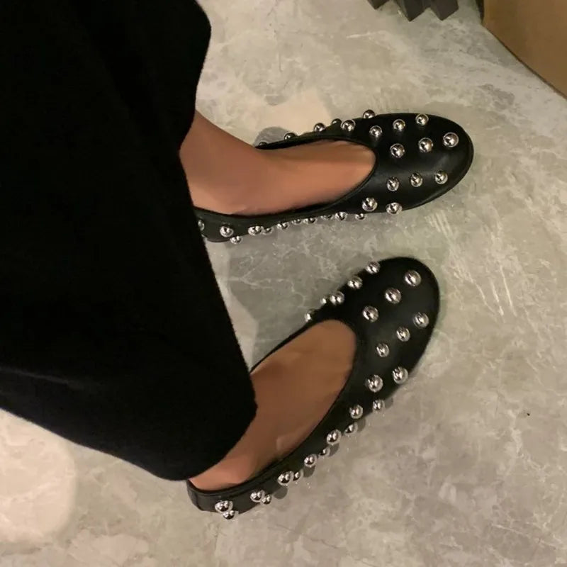 Women Casual Shoes New Rivet round Head Flat Casual Sneakers Women Luxury Ballet Silver Ball Metal Hollow Mary Jane Shoes Women