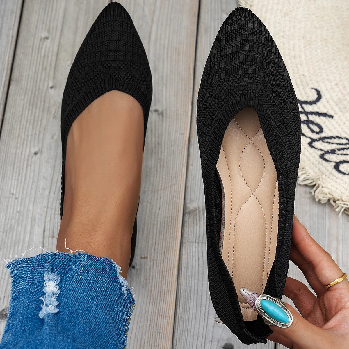 A Pair of Breathable Knitted Flat Shoes, Pointed-Toe Single Shoes with Elegance That Won'T Tire Your Feet for Shopping and Outin